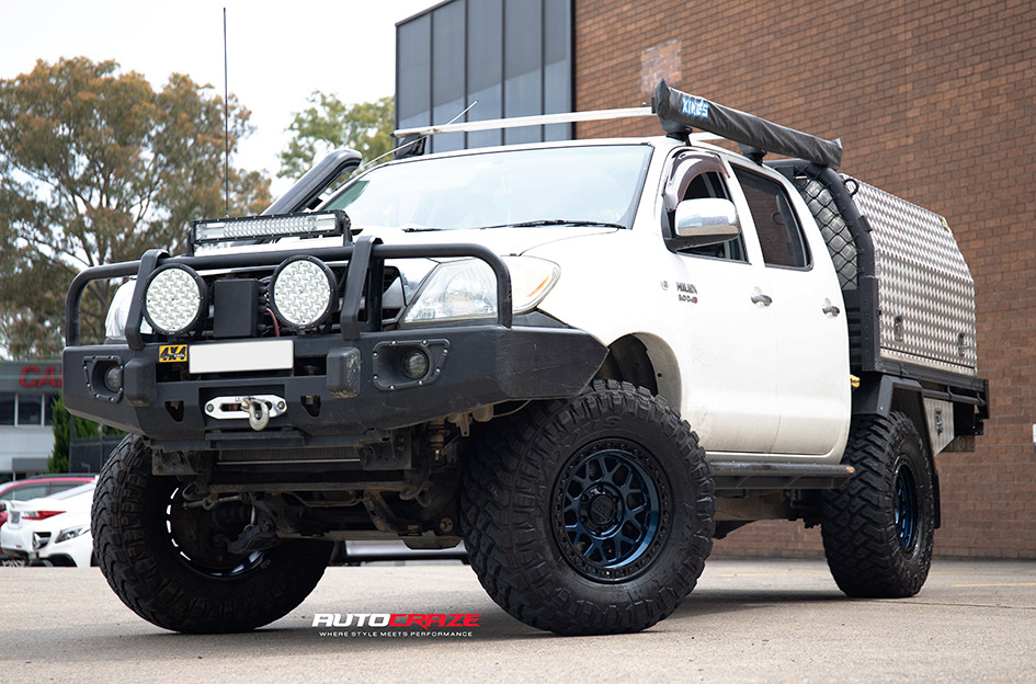TOYOTA HILUX KMC GRS KM549 MIDNIGHT BLUE W/ GLOSS BLACK LIP