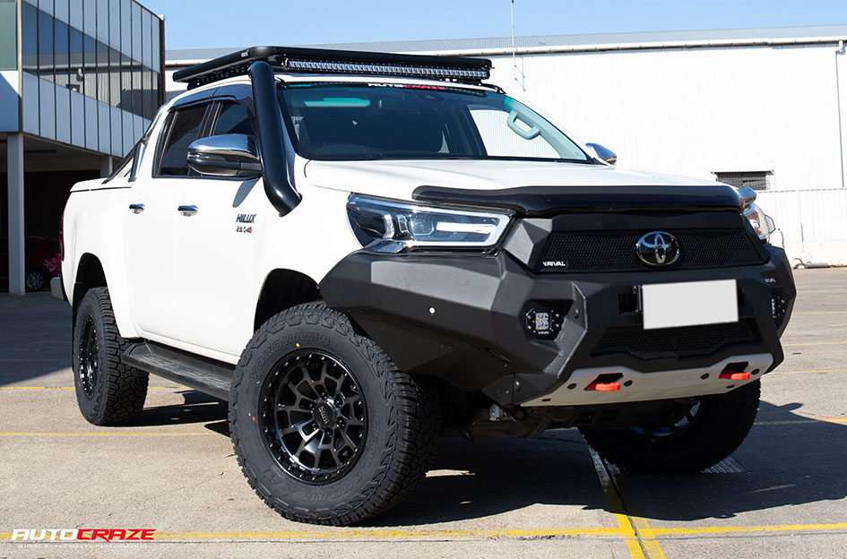 TOYOTA HILUX KMC SUMMIT SATIN BLACK GRAY TINT