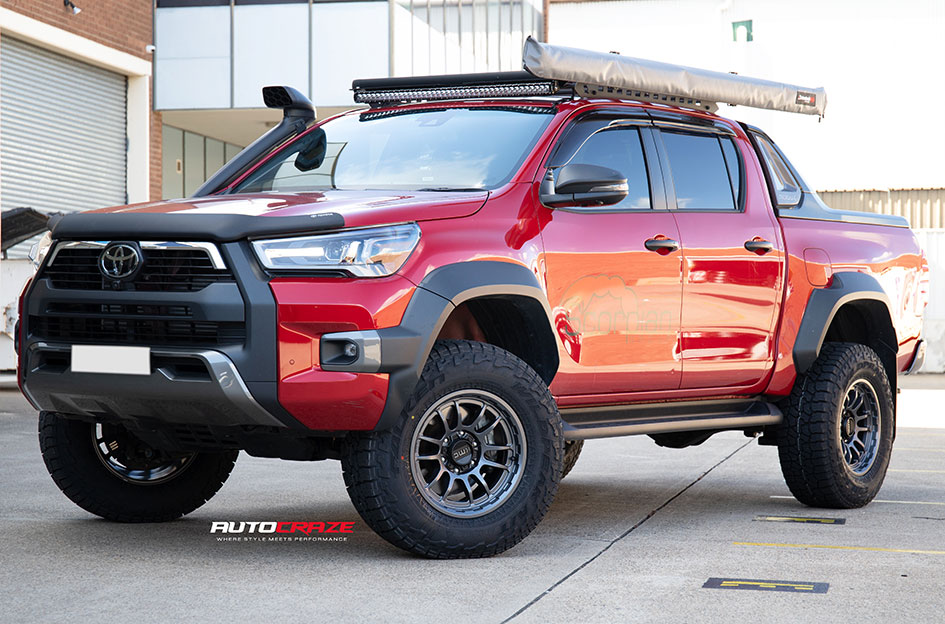 TOYOTA HILUX KMC WRATH MATTE ANTHRACITE 