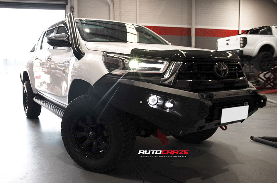 TOYOTA HILUX KING ARMOR GLOSS BLACK BLACK TINT