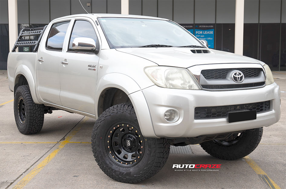TOYOTA HILUX KING D-LOCKER BLACK