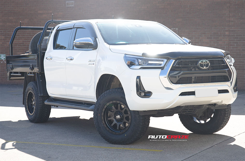 TOYOTA HILUX KING HURRICANE SATIN BLACK
