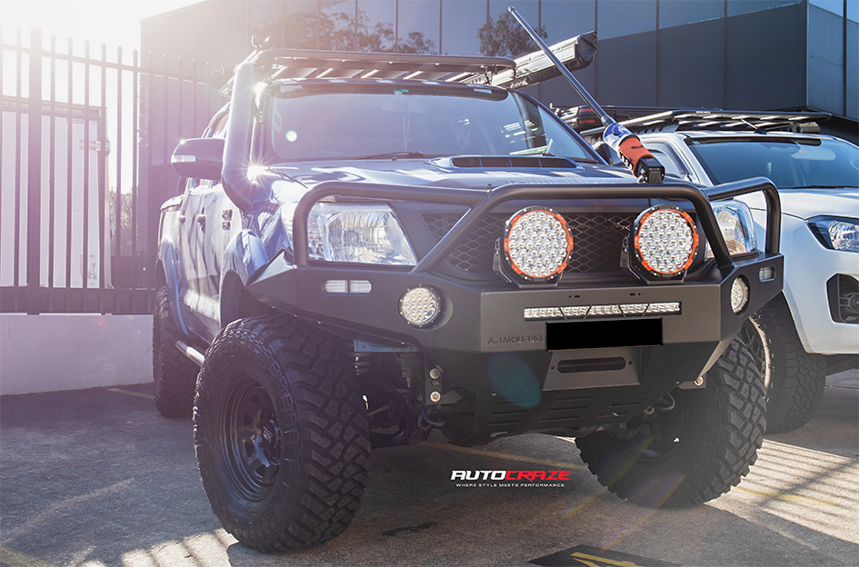 TOYOTA HILUX KING TERRA BLACK