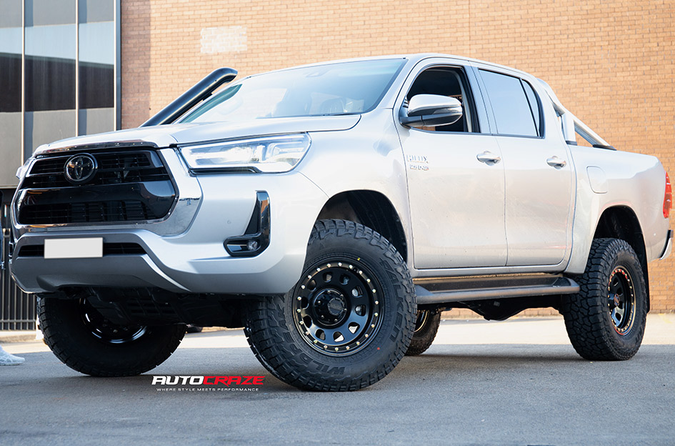 TOYOTA HILUX KING D-LOCKER BLACK 