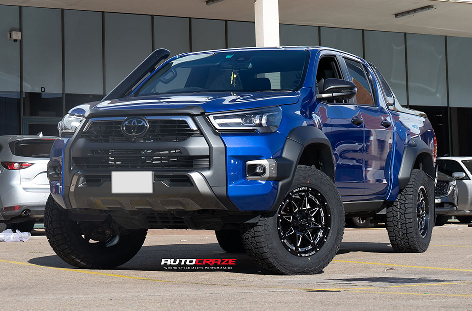 TOYOTA HILUX MOTO METAL MO993 GLOSS BLACK MILLED