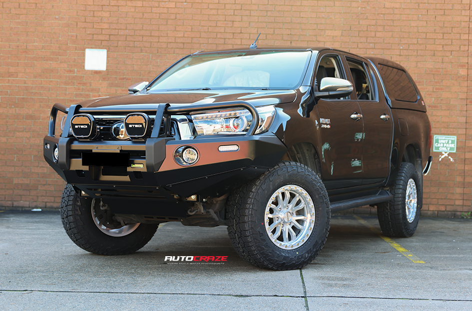 TOYOTA HILUX NOMAD N133 SILVER MACHINED FACE 