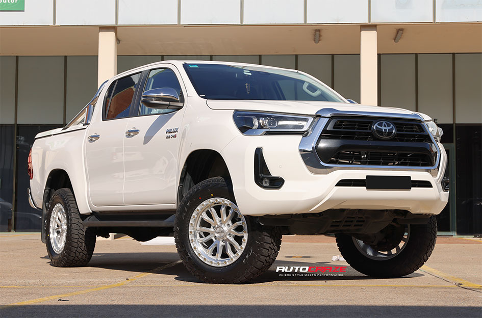 TOYOTA HILUX NOMAD N133 SILVER MACHINED FACE