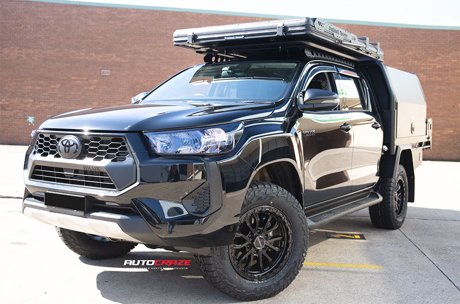 TOYOTA HILUX NOMAD N133 SATIN BLACK 