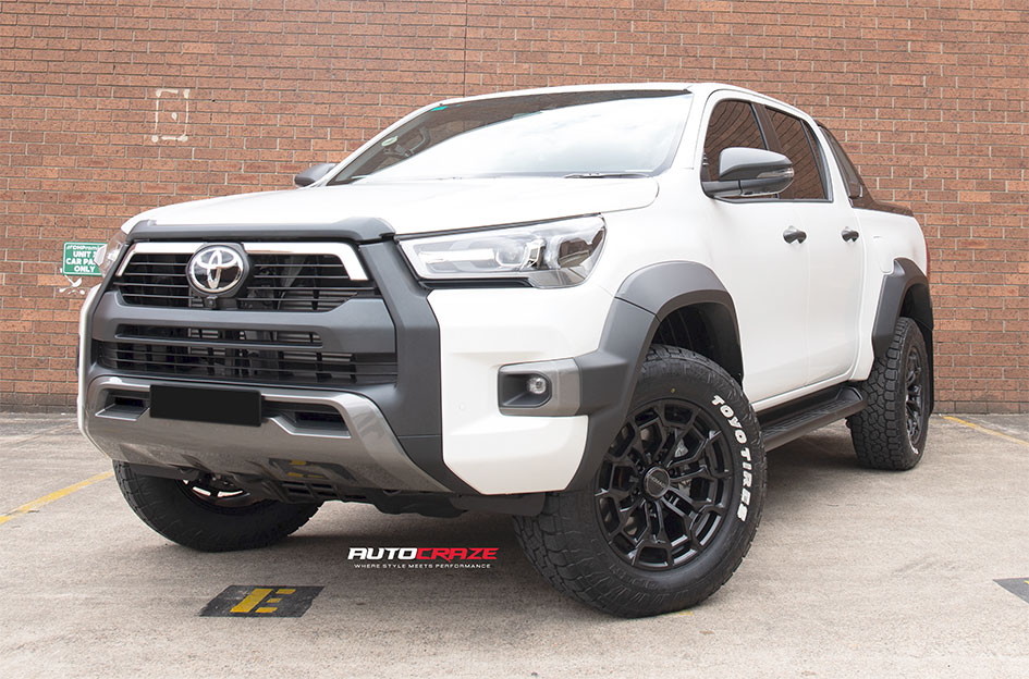 TOYOTA HILUX NOMAD N162 SATIN BLACK