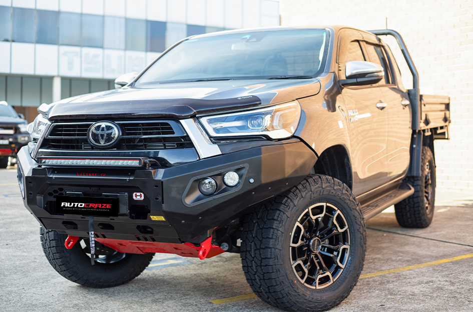 TOYOTA HILUX NOMAD N162 GLOSS BLACK DARK TINT