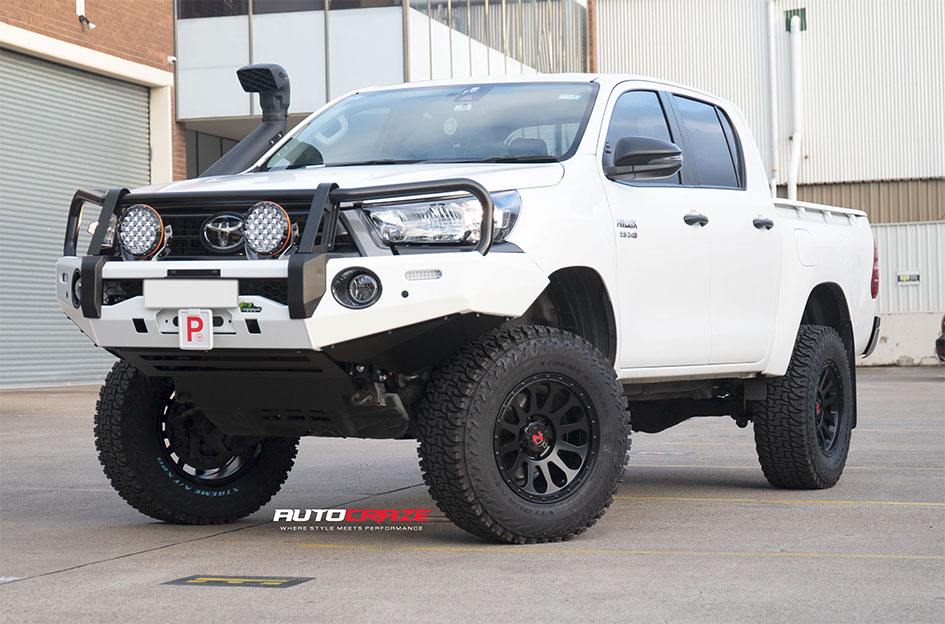 TOYOTA HILUX NOMAD VICTIM MATTE BLACK 