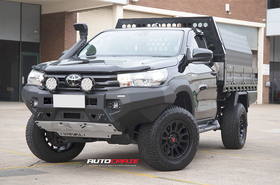 TOYOTA HILUX NOMAD VICTIM MATTE BLACK