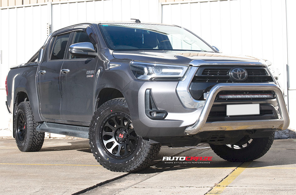 TOYOTA HILUX NOMAD VICTIM MATTE BLACK 