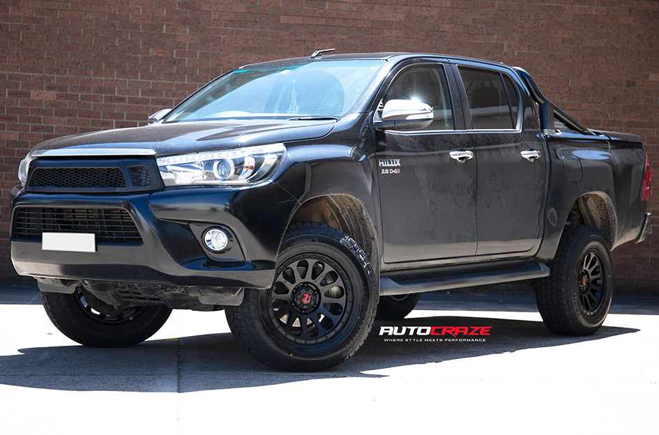 TOYOTA HILUX NOMAD VICTIM MATTE BLACK 