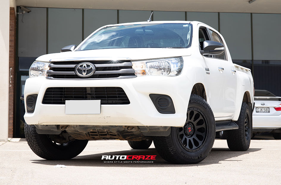TOYOTA HILUX NOMAD VICTIM MATTE BLACK 