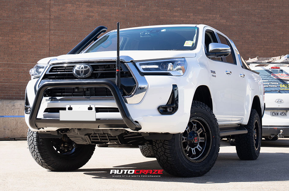 TOYOTA HILUX NOMAD RAMAZAN MATTE BLACK TINTED FACE 
