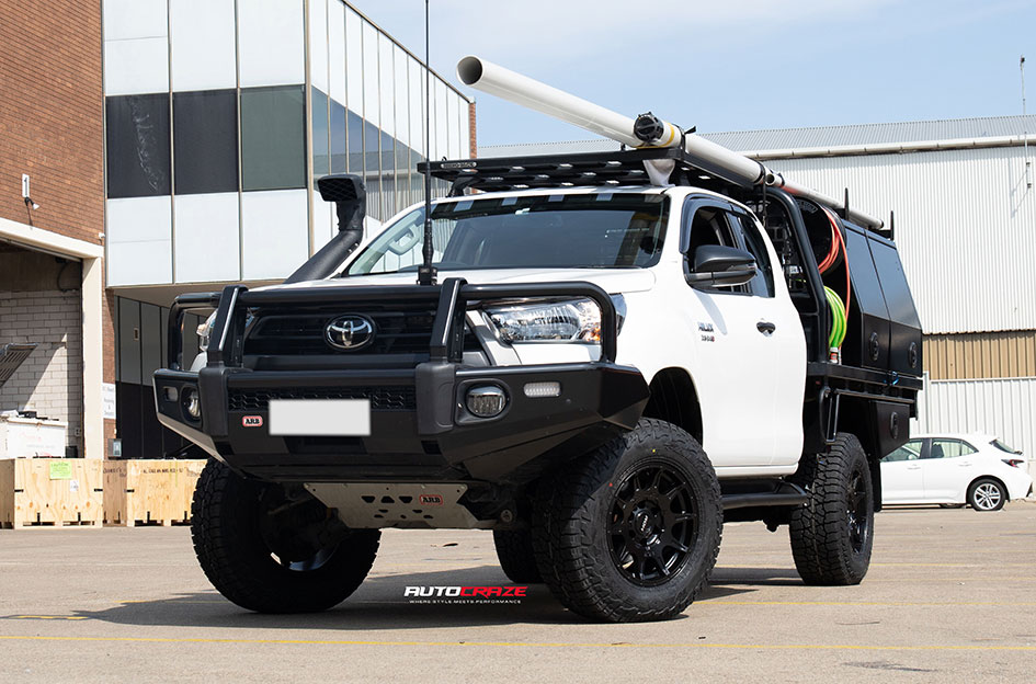 TOYOTA HILUX ROH INVADER MATTE BLACK 