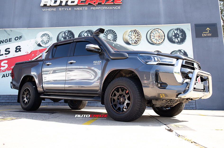 TOYOTA HILUX ROH INVADER MATTE BLACK 
