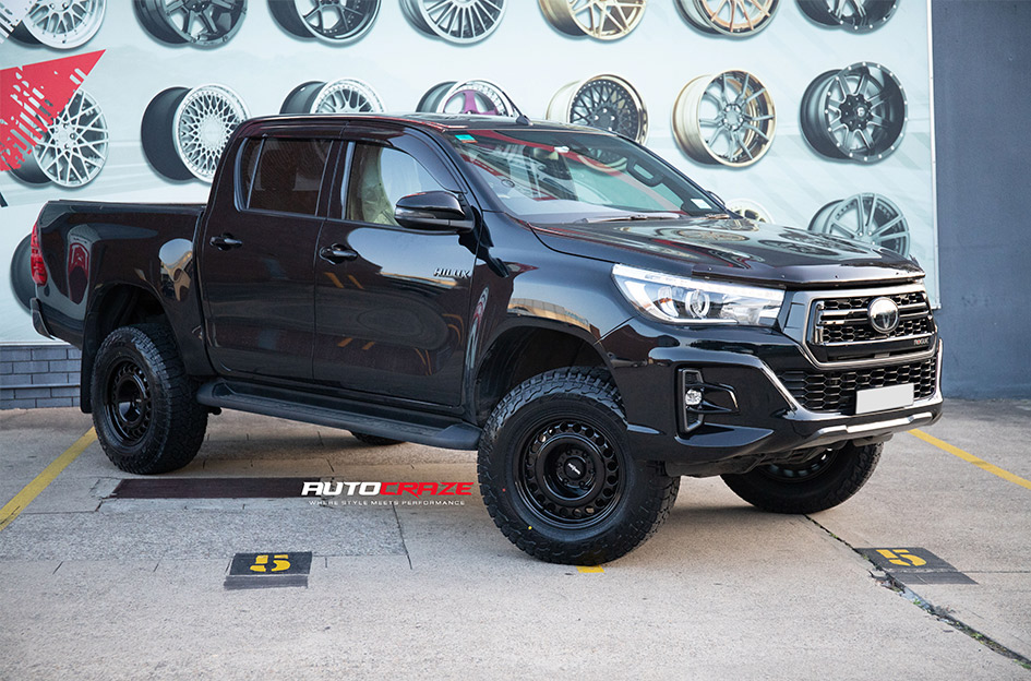 TOYOTA HILUX ROTIFORM STL GLOSS BLACK 