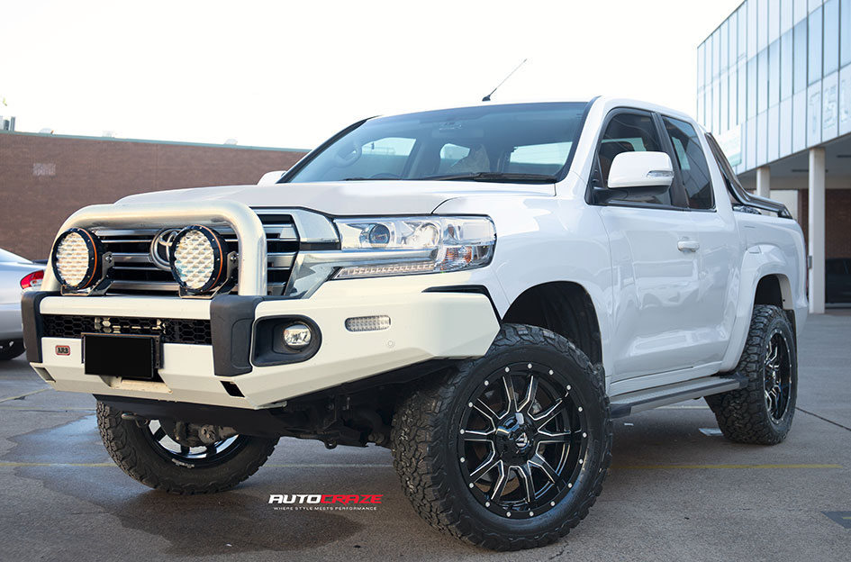TOYOTA LANDCRUISER 200 SERIES FUEL VANDAL GLOSS BLACK MILLED