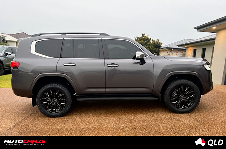 TOYOTA LANDCRUISER 300 SERIES FUEL FLAME GLOSS BLACK MILLED 