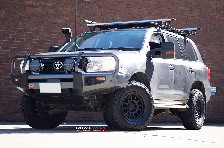 TOYOTA LANDCRUISER 200 SERIES BLACK RHINO RAPID MATTE BLACK 