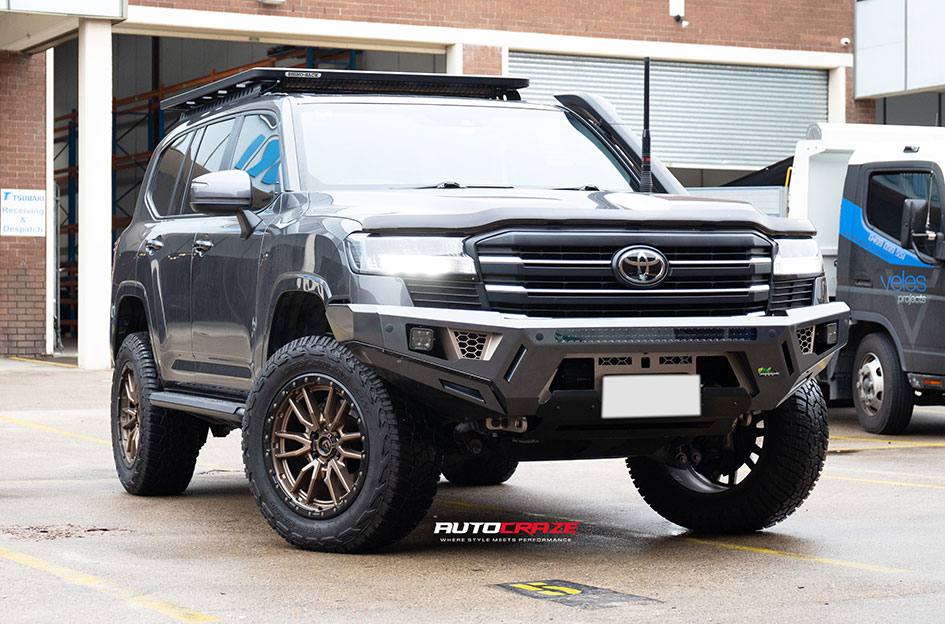 TOYOTA LANDCRUISER 300 SERIES FUEL REBEL 6 BRONZE W/ BLACK LIP