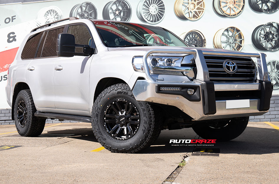 TOYOTA LANDCRUISER 200 SERIES ROH VAPOUR MATT BLACK / SILVER BOLTS