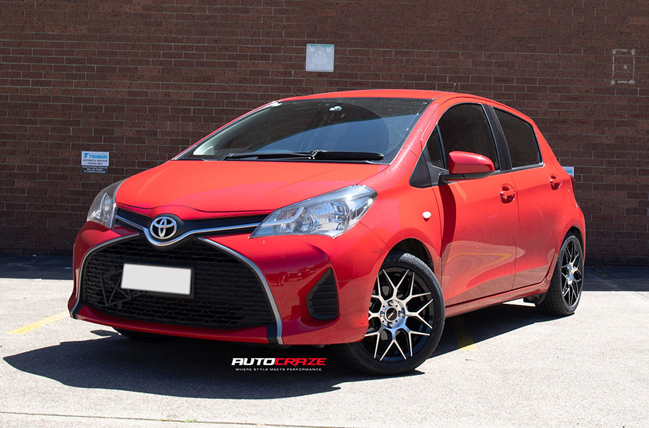TOYOTA YARIS SPEEDY PODIUM PIANO BLACK/MACHINED 