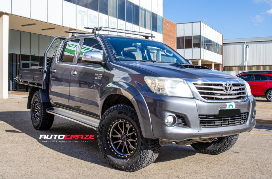 TOYOTA HILUX N70 NOMAD N133 GLOSS BLACK DARK TINT