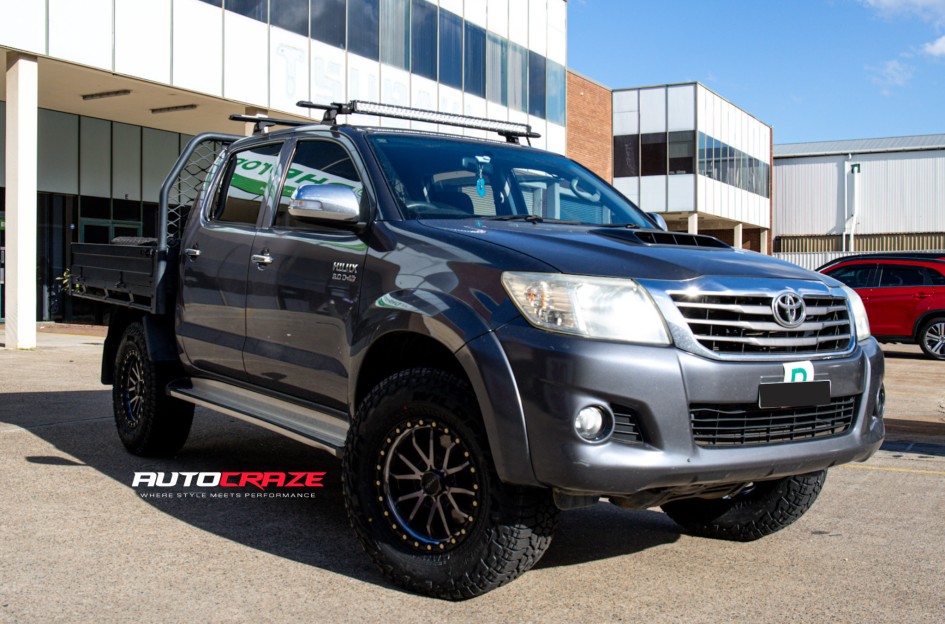 TOYOTA HILUX N70 NOMAD N133 GLOSS BLACK DARK TINT