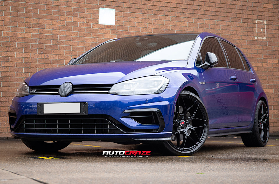 VOLKSWAGEN GOLF INFORGED IFG38 GLOSS BLACK 