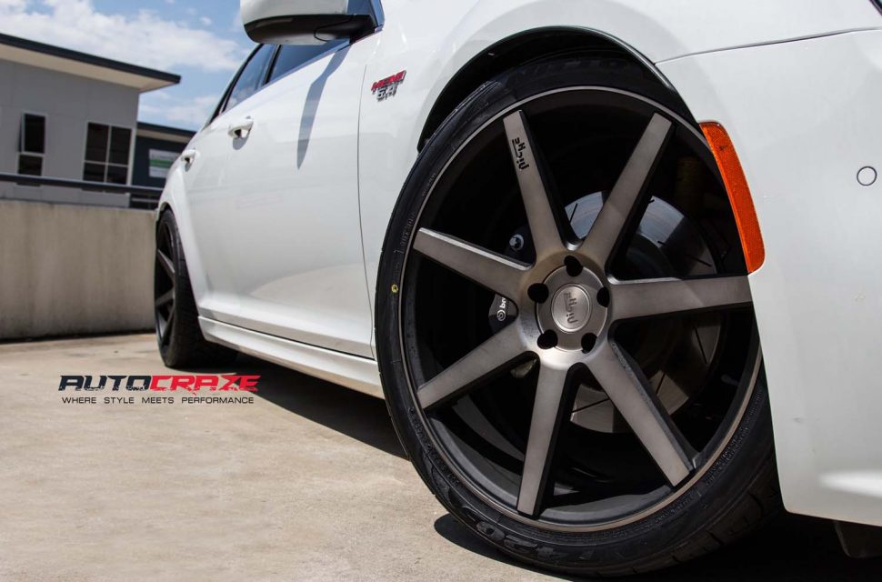 Chrysler 300c with Niche Verona wheels and Nitto invo tyre front wheel close up shot march 2018