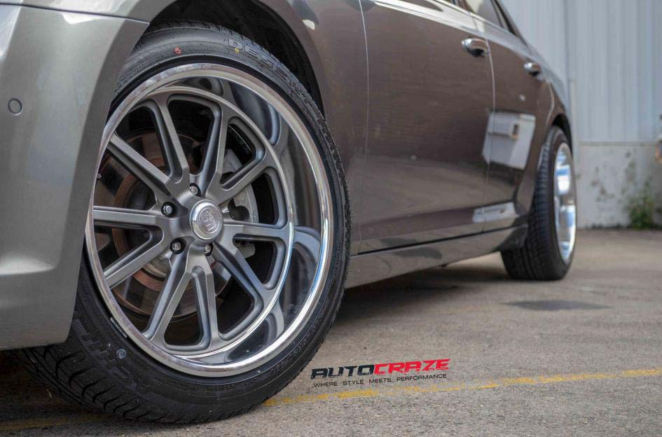 Chrysler 300c with US Mag wheels and Achilles tyre front wheel close up shot march 2018
