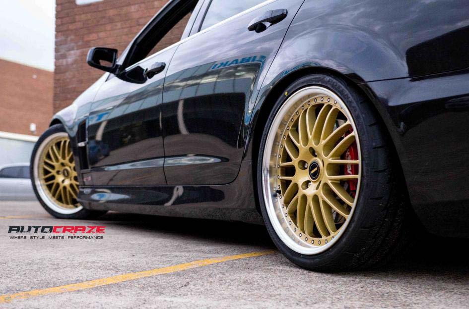 Holden Commodore with Simmons OM Gold wheel and Achilles tyre rear wheel close up shot february 2018