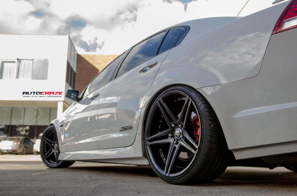 Holden Commodore with V8 Dictator wheel and Achilles tyre rear wheel close up shot february 2018