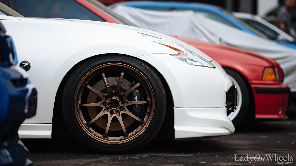 SCOTY scoty indonesian stance ladyonwheels Nissan Fairlady 370z Volk Rays CE28N hellaflush indonesia