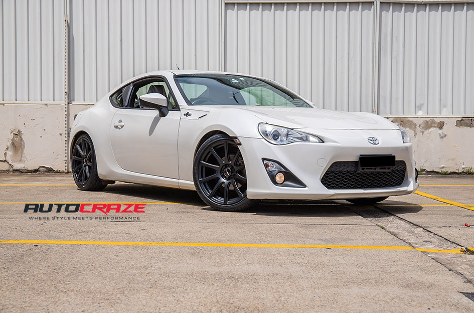 Toyota 86 Speedy Carbine Wheels Davanti Tyres Front Close Shot Gallery Nov 2018