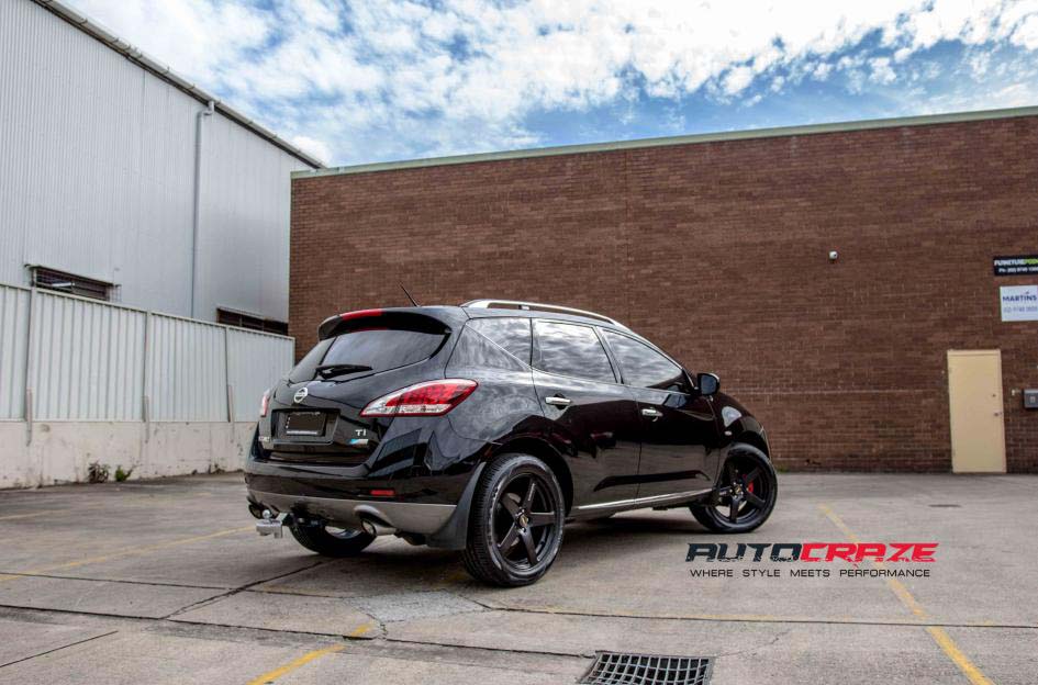 Nissan Murano with Simmons FRC wheels and Nexen tyres rear wide angle shot february 2018