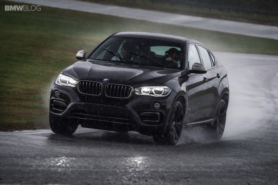 bmw-x6-drift-rain-43