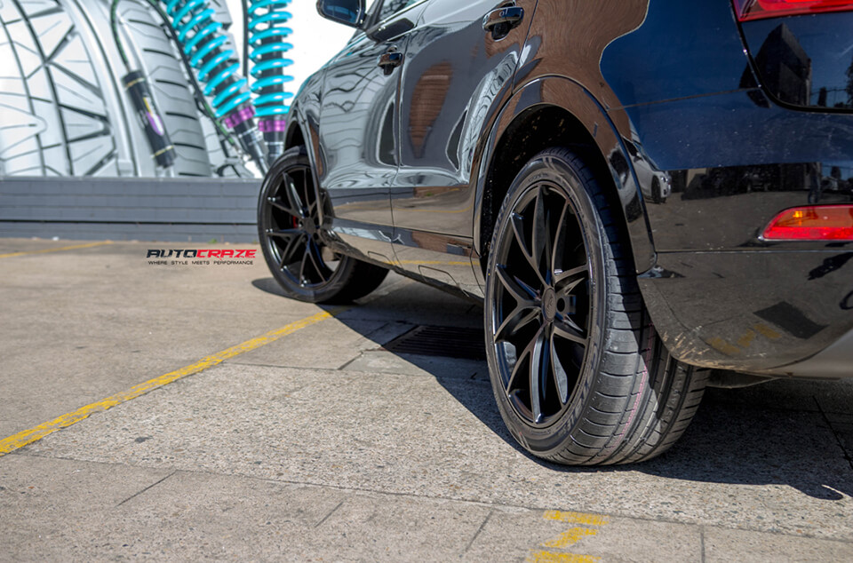 BLACK AUDI Q3 NICHE MISANO MATTE BLACK WHEELS REAR CLOSEUP SHOT