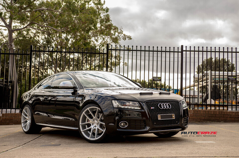 BLACK Audi S5 Niche Targa SILVER WHEELS FRONT SHOT