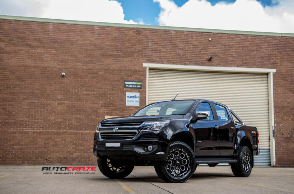 FEKETE Holden Colorado Grid GD08 4x4 kerekek matt fekete csiszolt akcentussal Nitto Terra Grappler G2 gumiabroncs