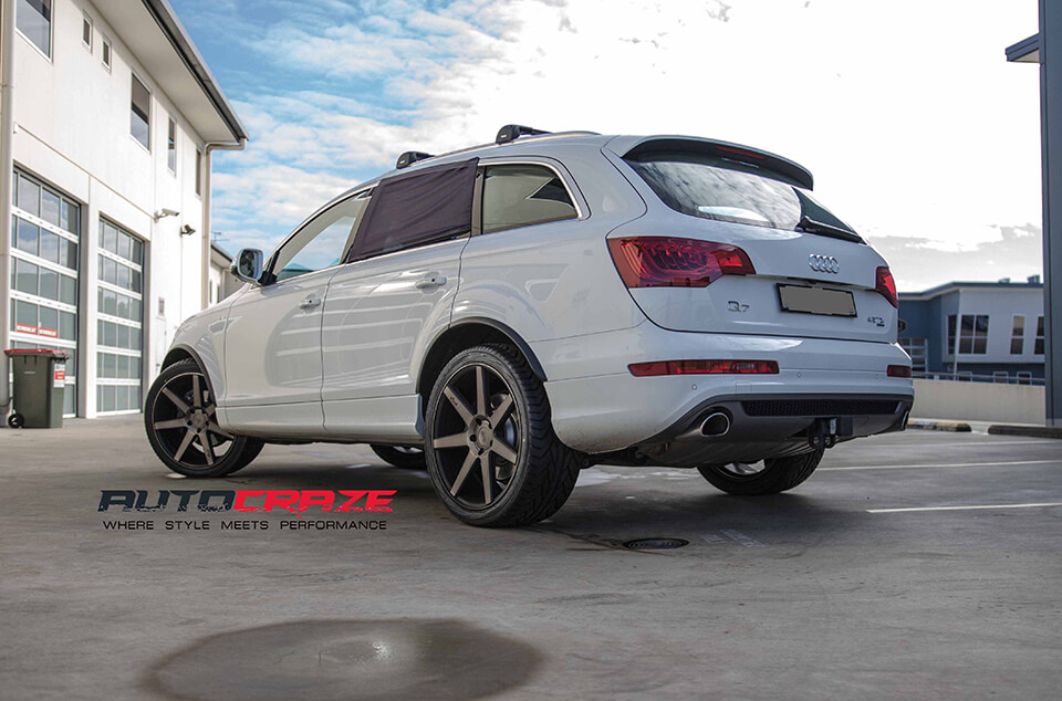 WHITE AUDI Q7 NICHE VERONA MATTE BLACK TINTED WHEELS REAR SHOT