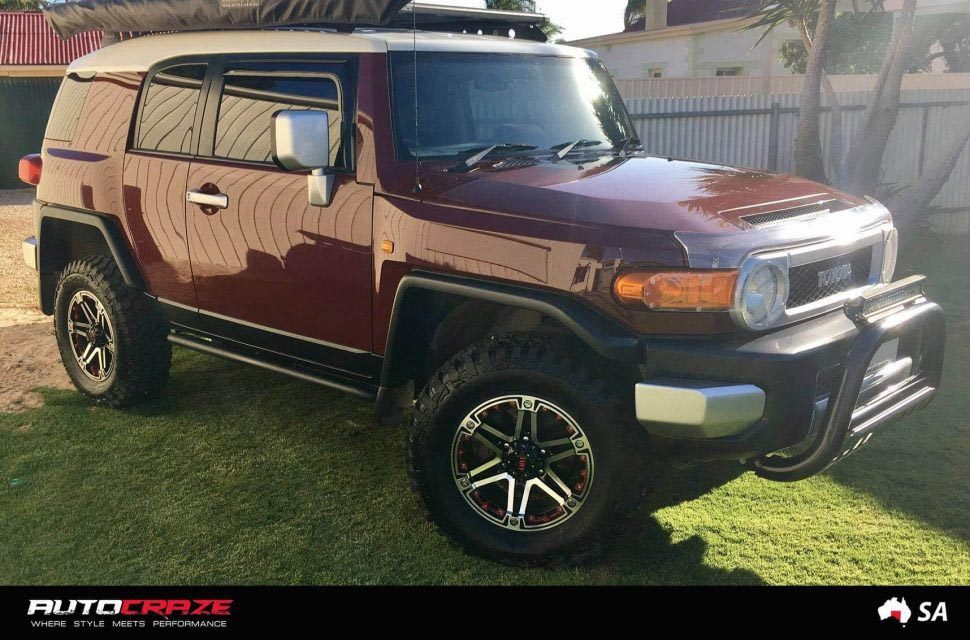 Customer Photo Toyota FJ Cruiser Tuff T01 wheels front shot