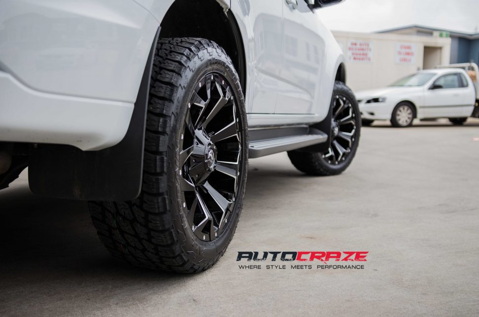 WHITE HOLDEN CAPTIVA FUEL ASSAULT GLOSS BLACK WHEELS REAR WHEEL SHOT