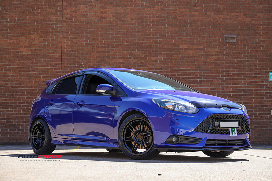 Purple Ford Focus Koya SF01 wheels