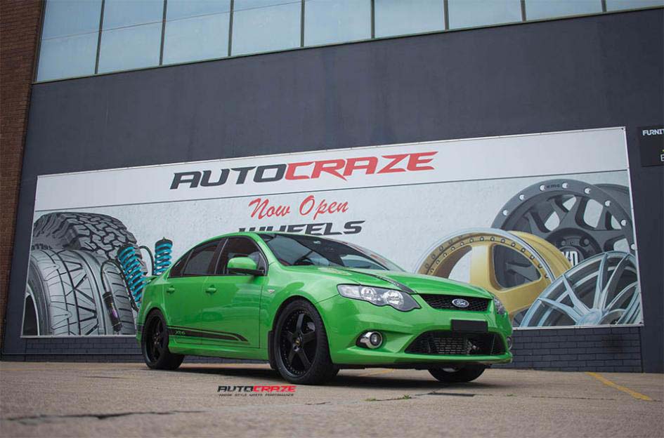 Ford Falcon Simmons FR1 wheel nitto invo tyre front wide angle s