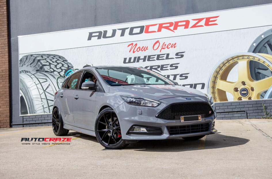 Ford Focus with niche misano wheels front wide angle shot february 2018