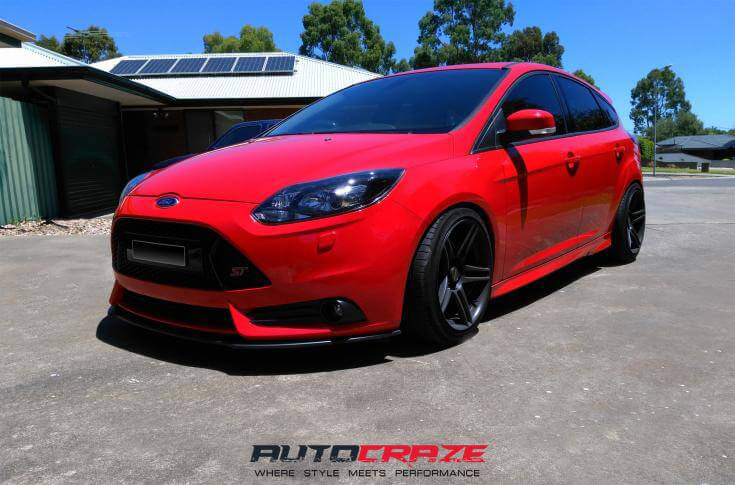 Red Ford Focus Concape Concept CC03R wheels front shot